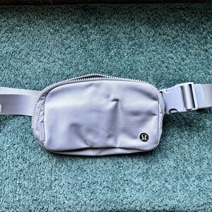 Lululemon grey/silver belt bag - small crossbody fanny pack